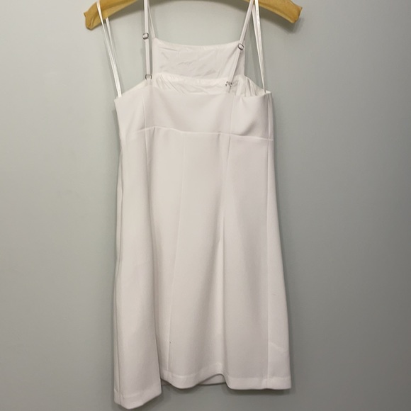 White BCBG Dress Size 4 - Picture 4 of 10